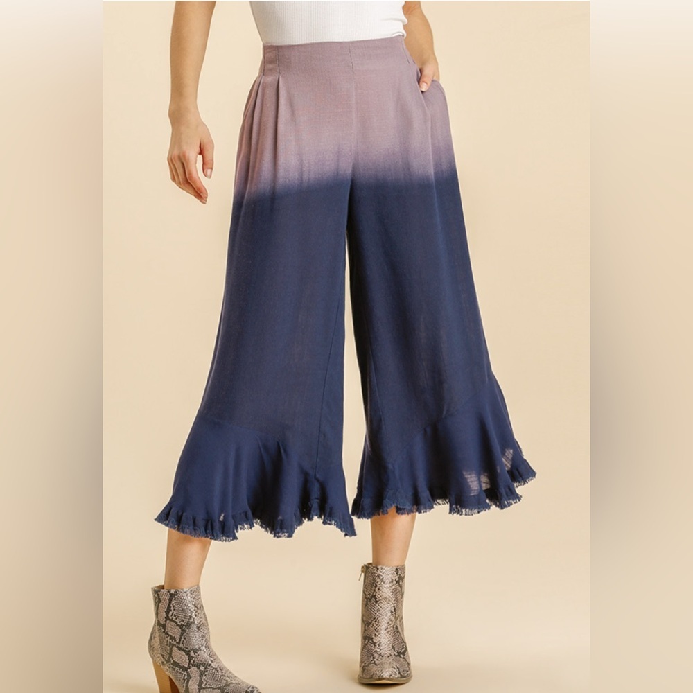 🥰Nwt Umgee Purple ombré capri with ruffled hem.